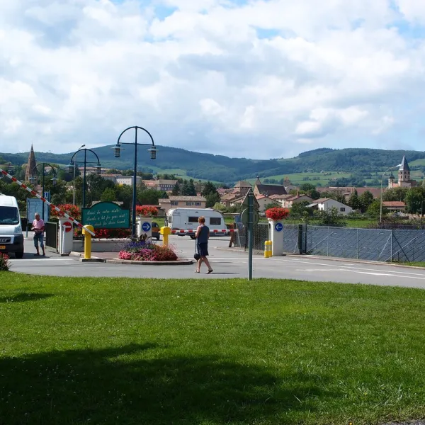 camping-municipal-saint-vatal-cluny-wwtiz