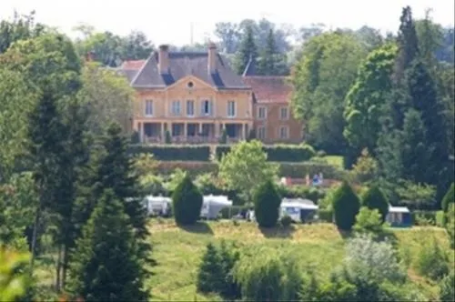 camping-chateau-de-montrouant-gibles-rtdq0