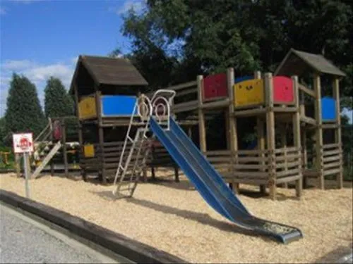 camping-de-durnal--le-pommier-rustique-durnal-m3r2c