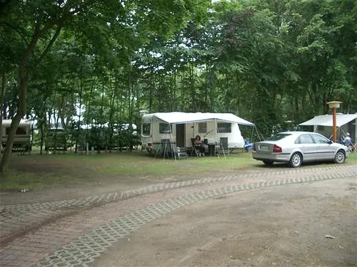 camping-sanssouci-zu-potsdamberlin-berlinpotsdam-0ynr1