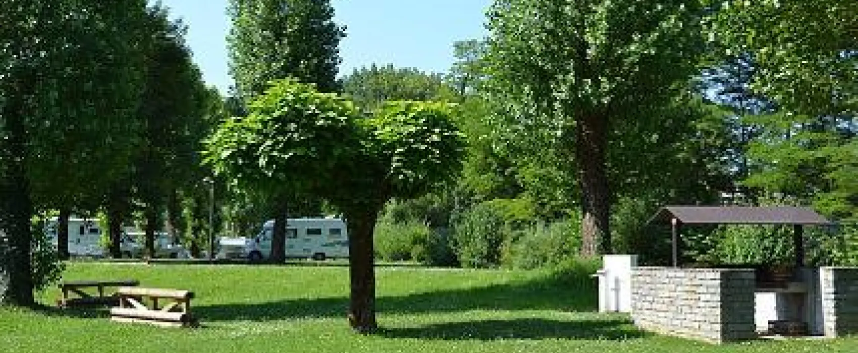 Camping Les Adoubes