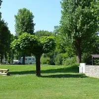 Camping Les Adoubes