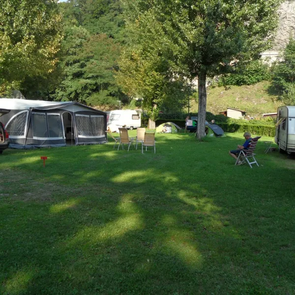 Camping Les Adoubes