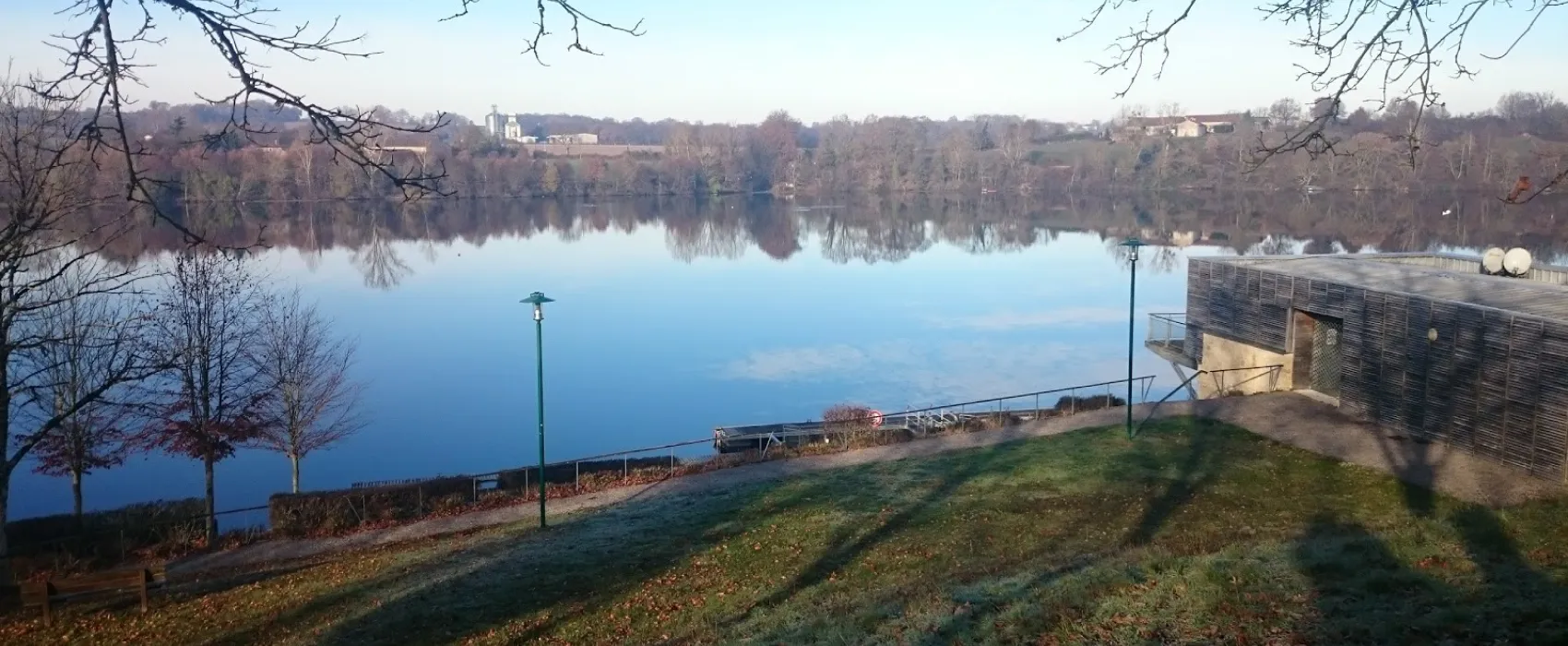 Camping Municipal Du Lac De Chardes