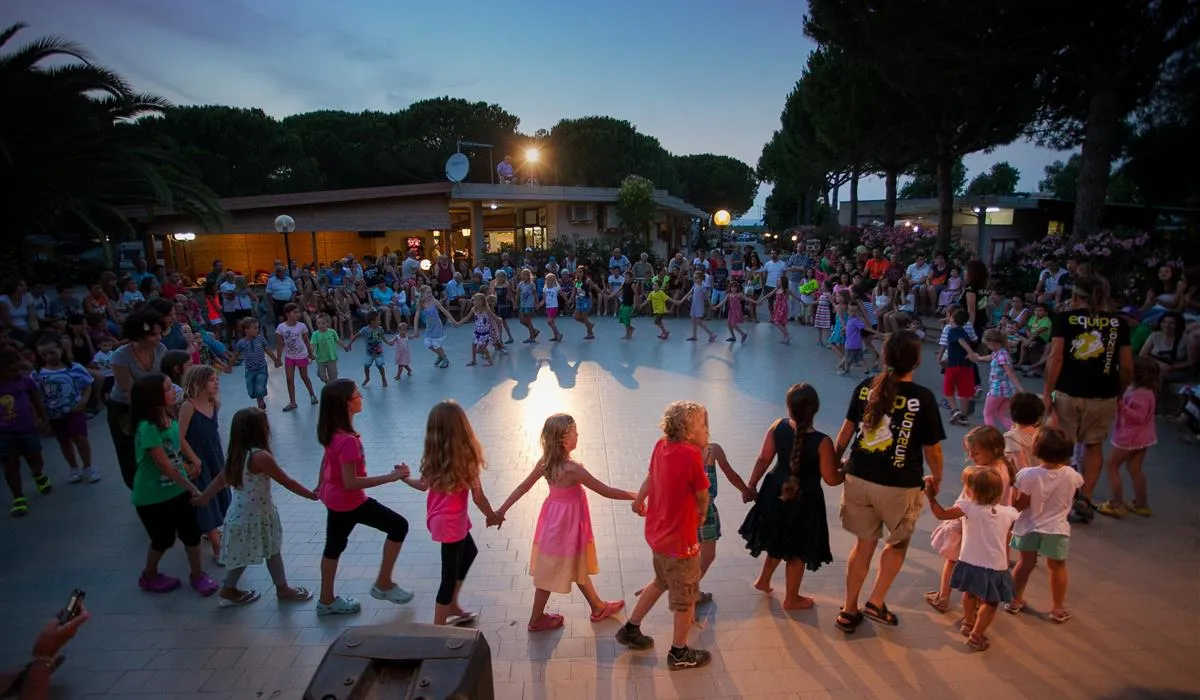 camping-mareblu-cecina-mare-d5iy0