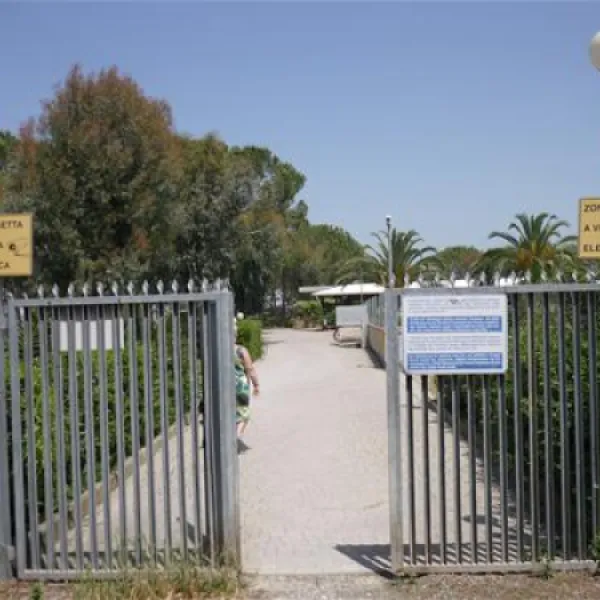 camping-mareblu-cecina-mare-yvbqs