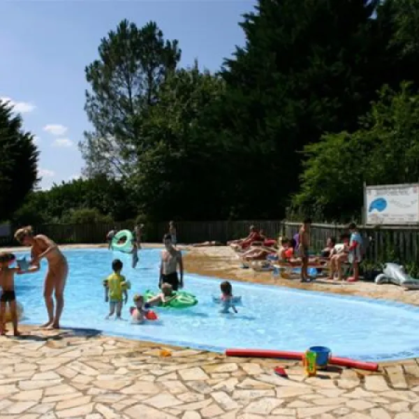 camping-la-grande-veyiere-molires-d97gb