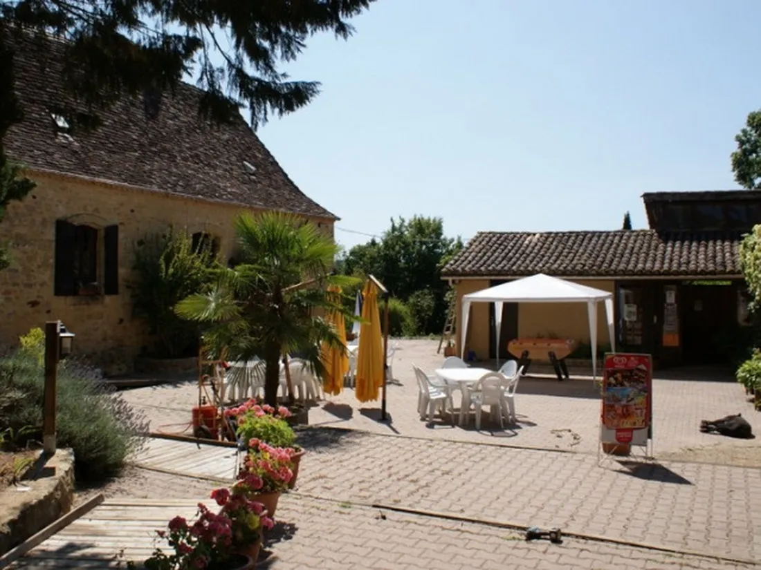 camping-la-grande-veyiere-molires-fiakx