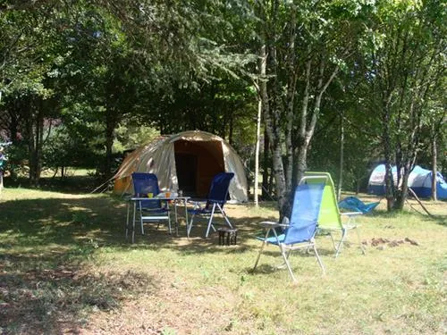 camping-la-grande-veyiere-molires-ukguq