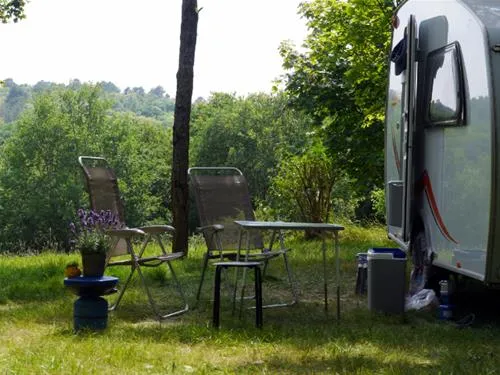 camping-la-grande-veyiere-molires-xkddy