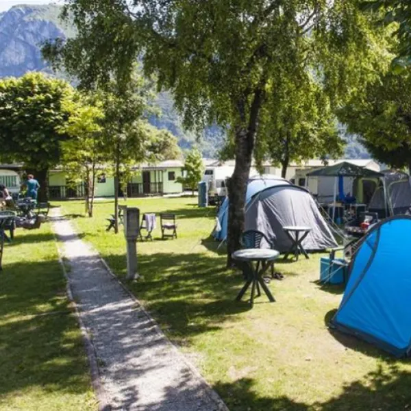 camping-spiaggia-srl-abbadia-lariana-c6hnp