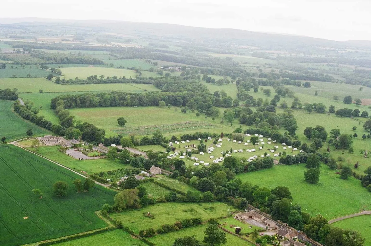 constable-burton-hall-caravan-park-leyburn-v0occ