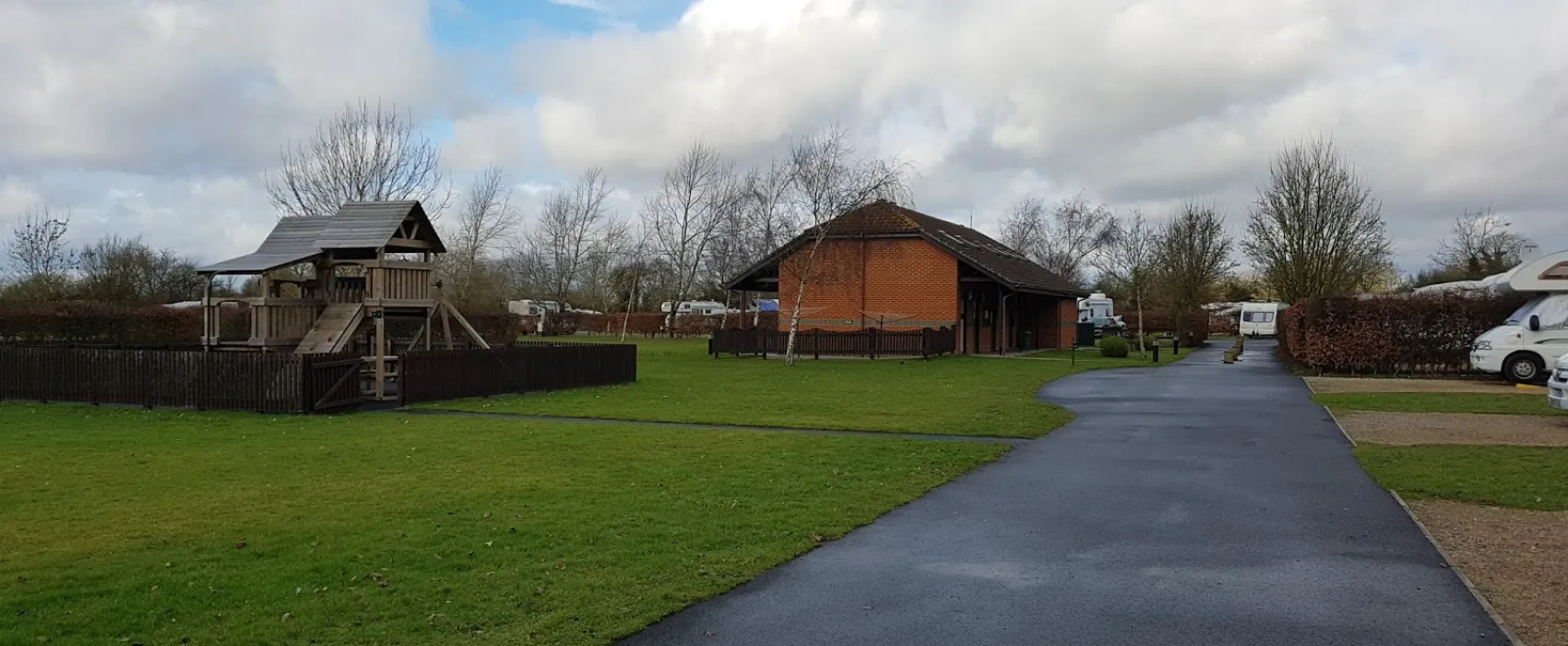 Devizes Camping and Caravanning Club Site