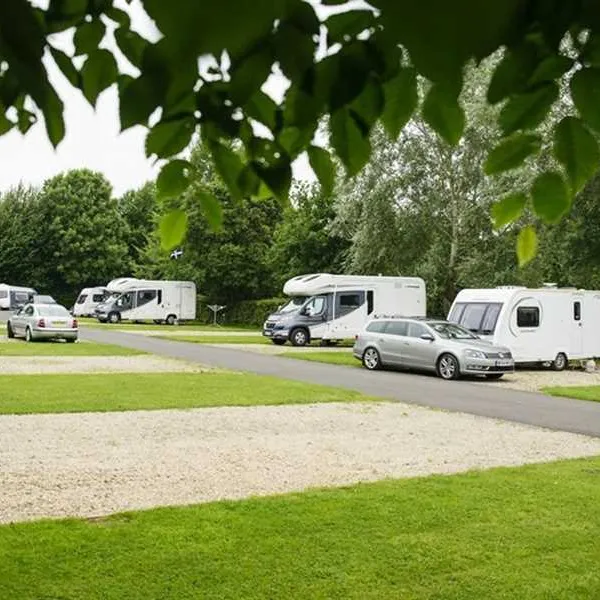 camping-and-caravanning-club-site-devizes-melksham-xznvf