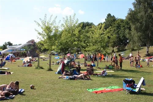 camping-les-eglantines-base-de-loisirs-du-colvert-bonzee-e7nye
