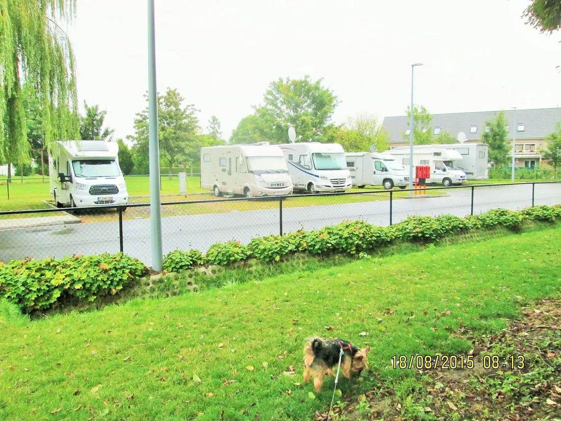 kampeerautoterrein-leiekamper-waregem-q0peq