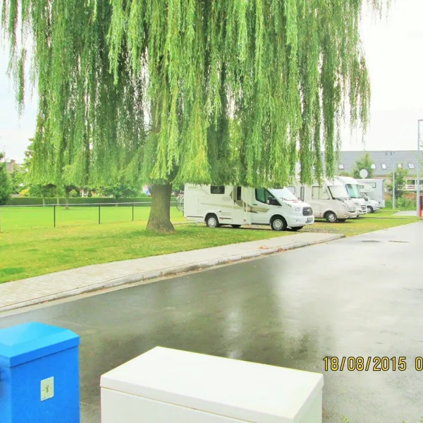 kampeerautoterrein-leiekamper-waregem-upjrj
