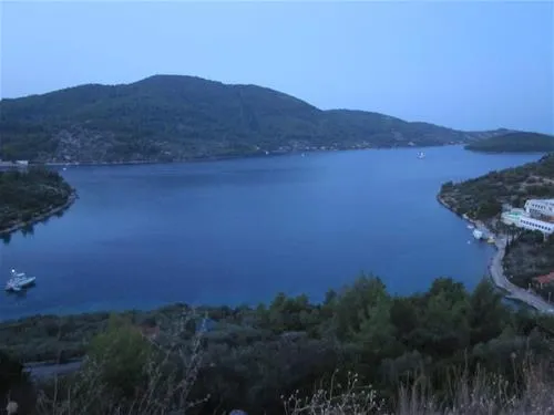 camping-mindel-vela-luka-e7xal