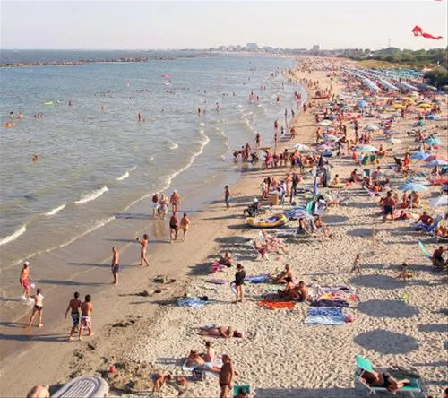 holiday-village-florenz-lido-degli-scacchi-uwtlw