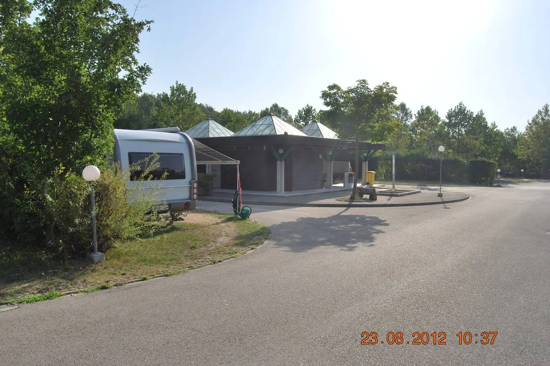 geneva-city-camping-bois-de-bay-satigny-6cn5q