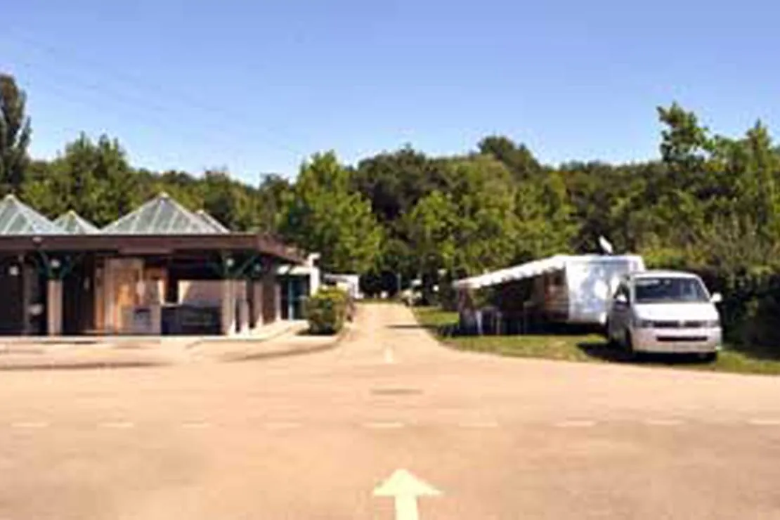 geneva-city-camping-bois-de-bay-satigny-jszx8