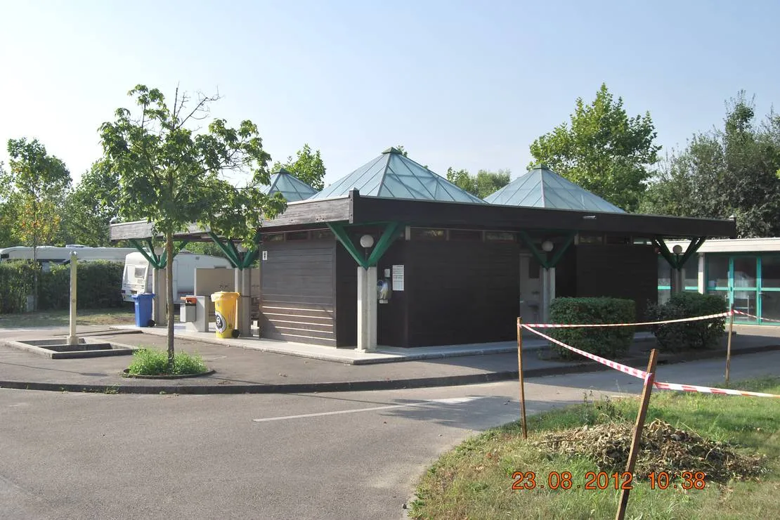 geneva-city-camping-bois-de-bay-satigny-s0ikq