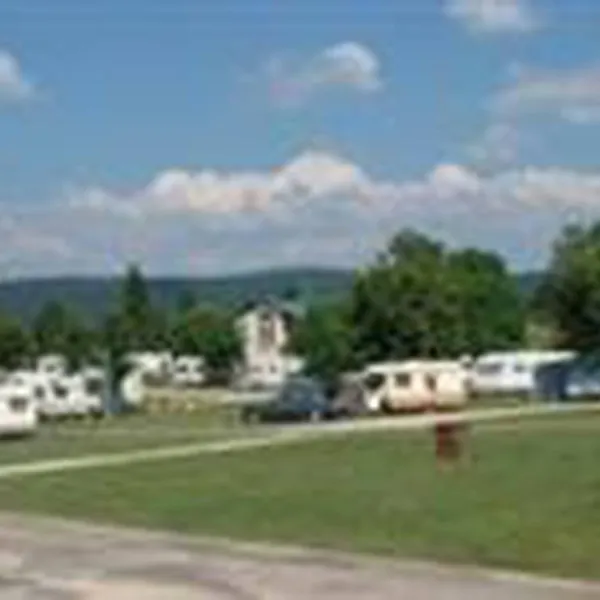 camping-municipal-le-champs-de-mars-st-laurent-en-grandvaux-r0bjl