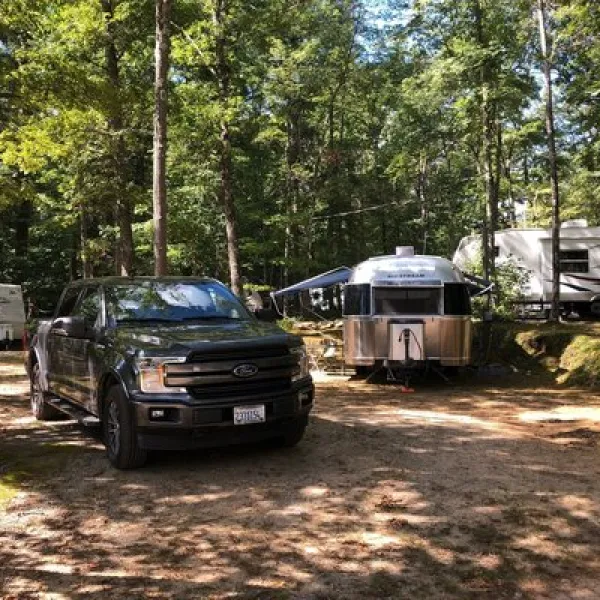 village-green-family-campground-brimfield-g0nbi