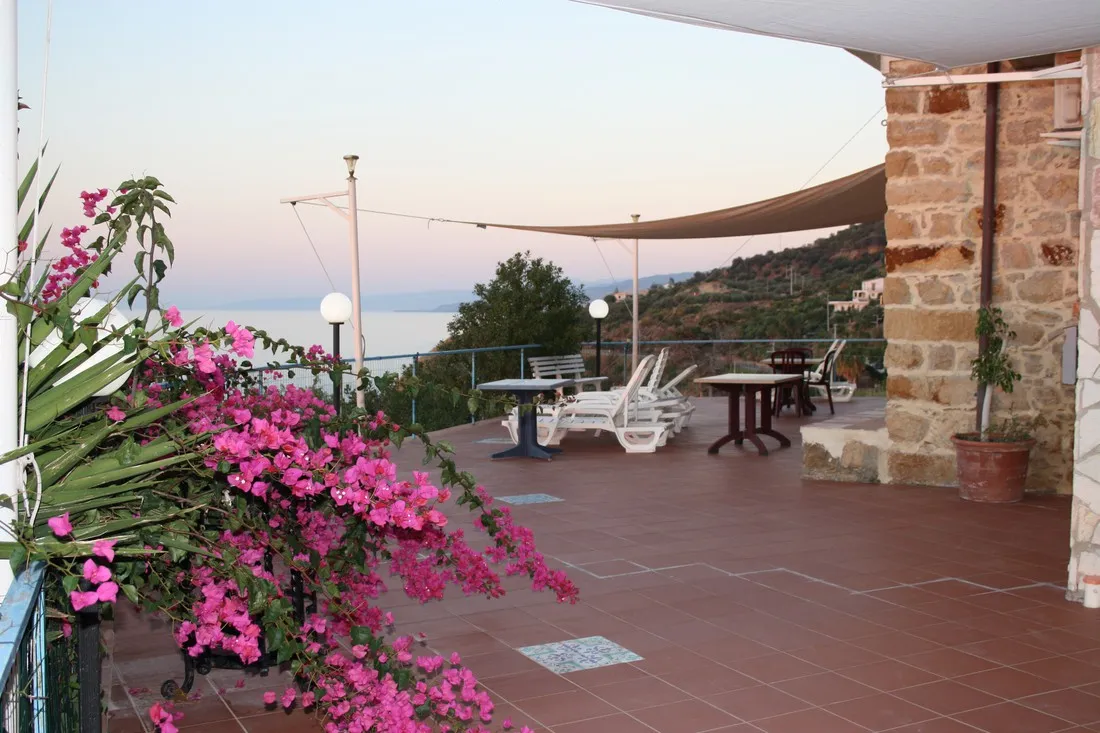 lo-scoglio-castel-di-tusa-pnvez