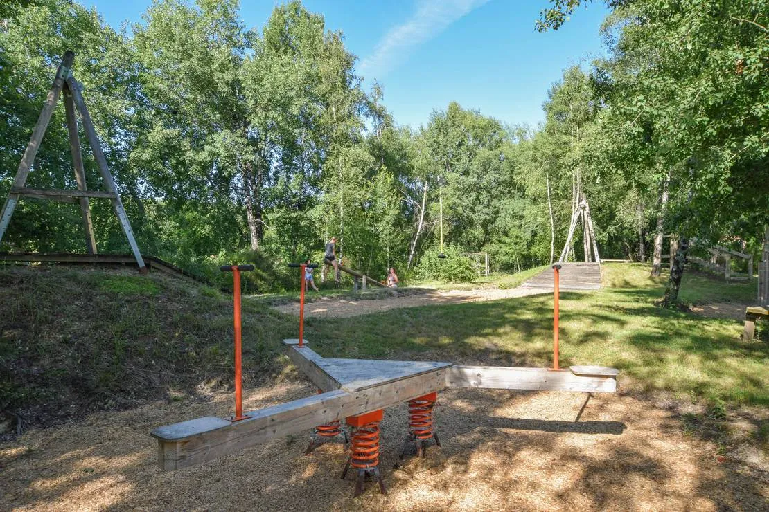 camping-domaine-dessendieras-st-medard-dexcideuil-twipi