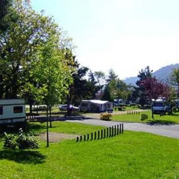 camping-municipal-le-chanset-ceyrat-im4tk