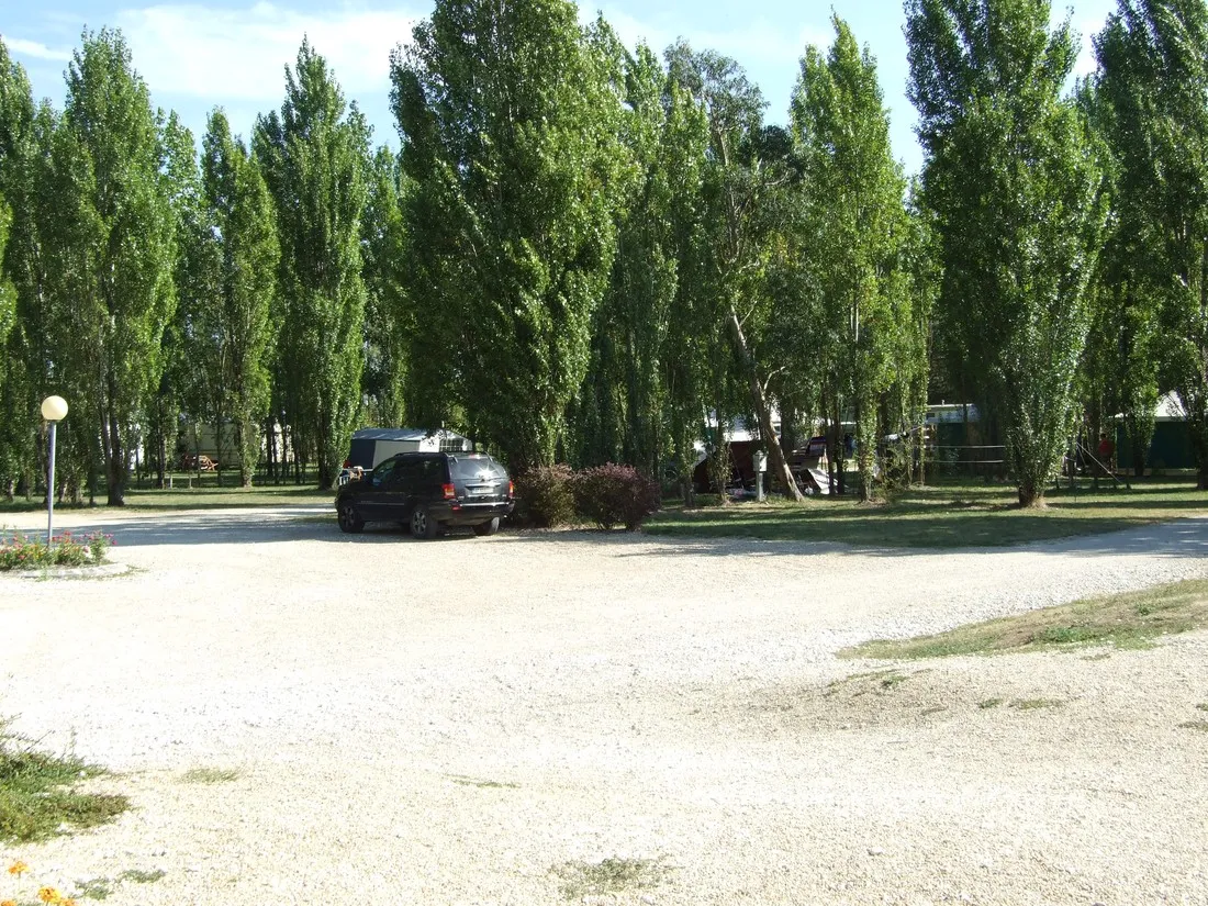 camping-le-port-maubert-st-fort-sur-gironde-f1n7c