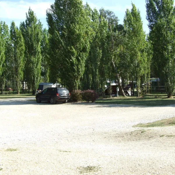 camping-le-port-maubert-st-fort-sur-gironde-f1n7c