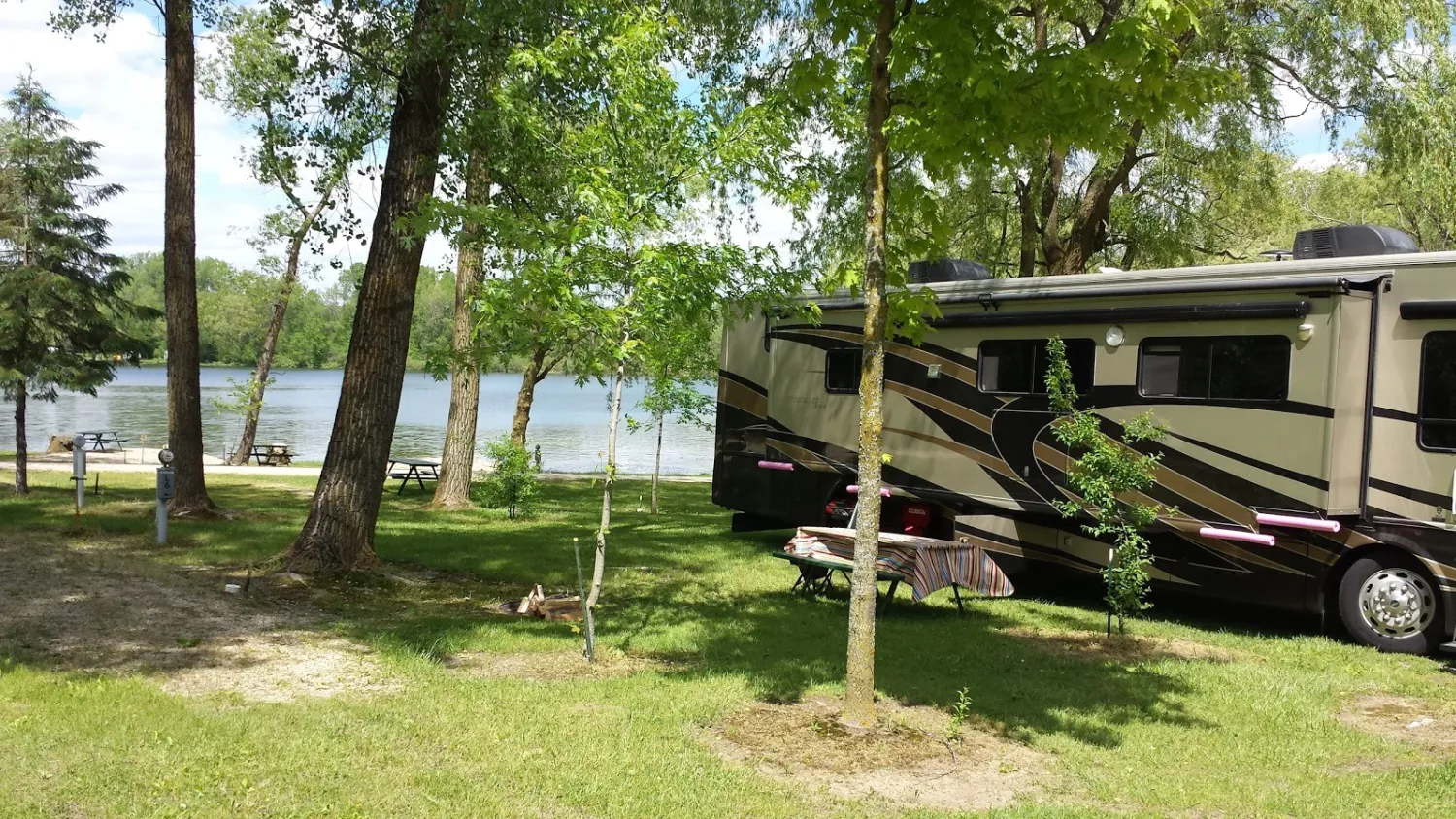 lake-lenwood-beach-campground-west-bend-27l4i