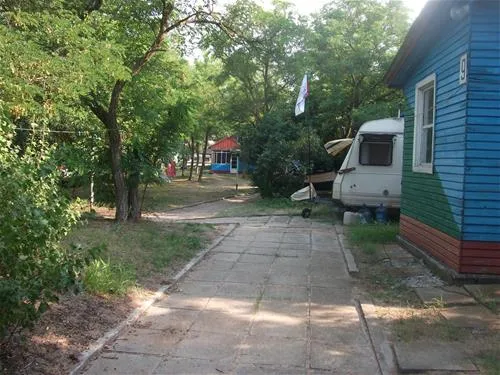 kemping-dlya-karavanov-v-gostyah-u-jokera-poselok-peresip-temrukskiy-rayon-xqxlu