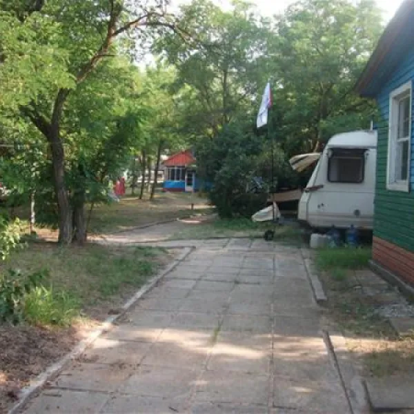 kemping-dlya-karavanov-v-gostyah-u-jokera-poselok-peresip-temrukskiy-rayon-xqxlu