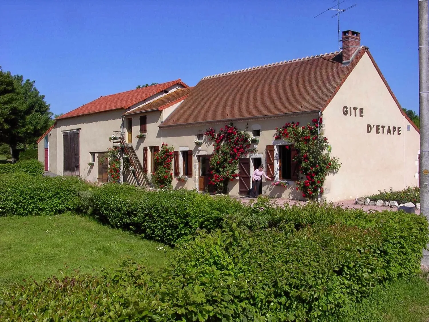 camping-municipal-le-pontillard-bellenaves-xxbv7