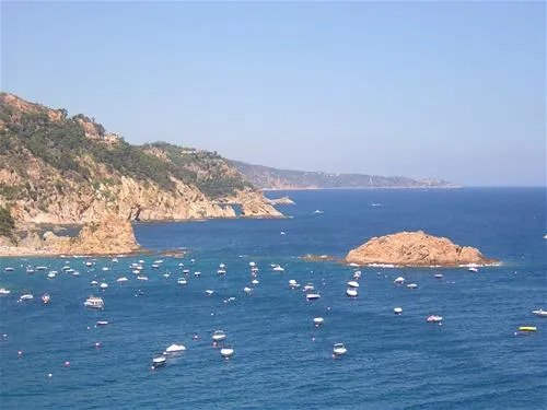 camping-pola-tossa-de-mar-jx7pp
