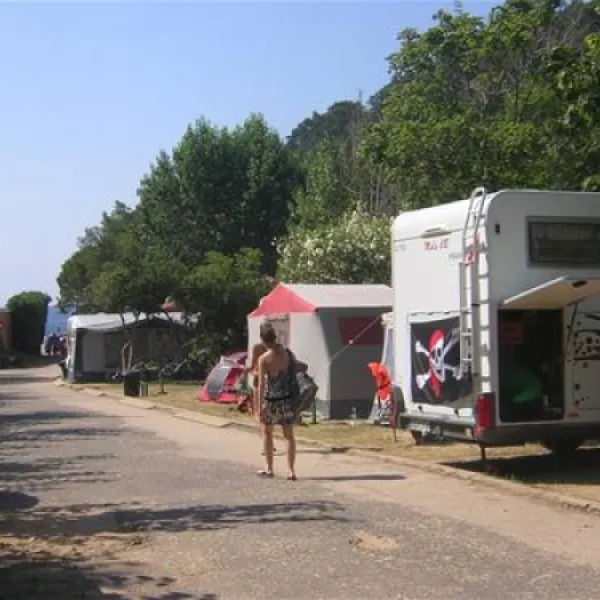 camping-pola-tossa-de-mar-m6b2o