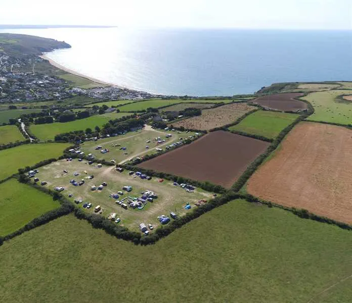 lower-pentreath-caravan-and-camping-penzance-7jlpa