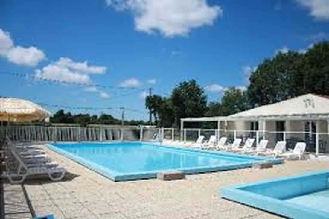 camping-caravaning-la-vertonne-grosbreuil-rwpk2