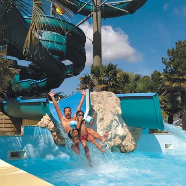 aquatique-club-camping-la-pinede-les-mathes-la-palmyre-umuey