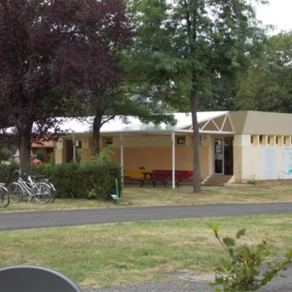 le-camping-municipal-du-mas-issoire-7d5by