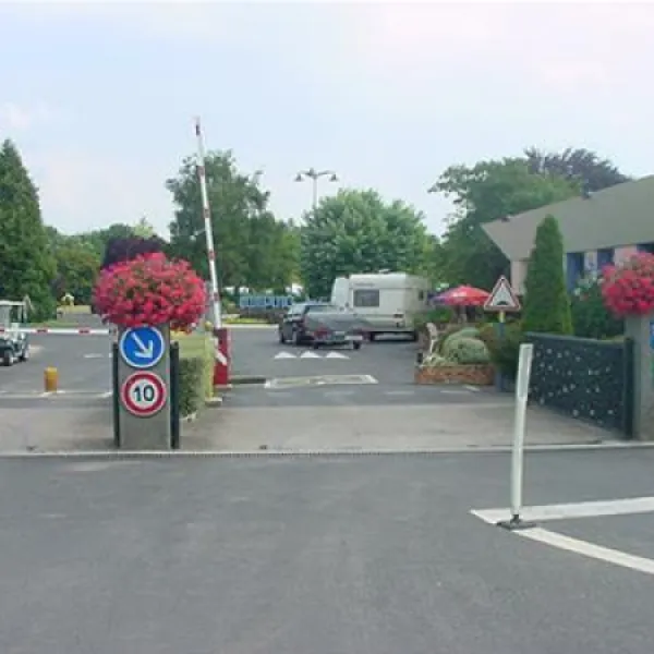 le-camping-municipal-du-mas-issoire-izgzu