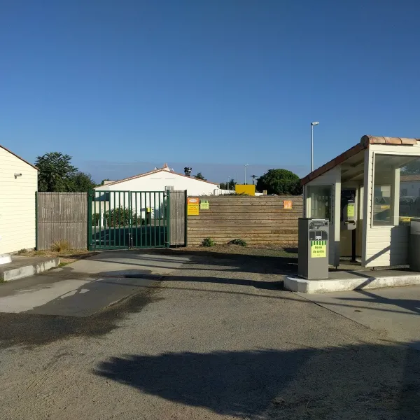 camping-domaine-les-tamarins-plage-le-bois-plage-en-re-tpkas