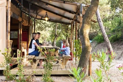 international-camping-etruria-marina-di-castagneto-k0b9v