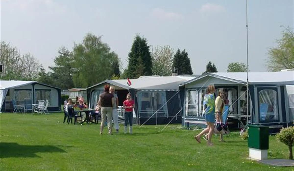 camping-verkrema-eck-en-wiel-rr2y8