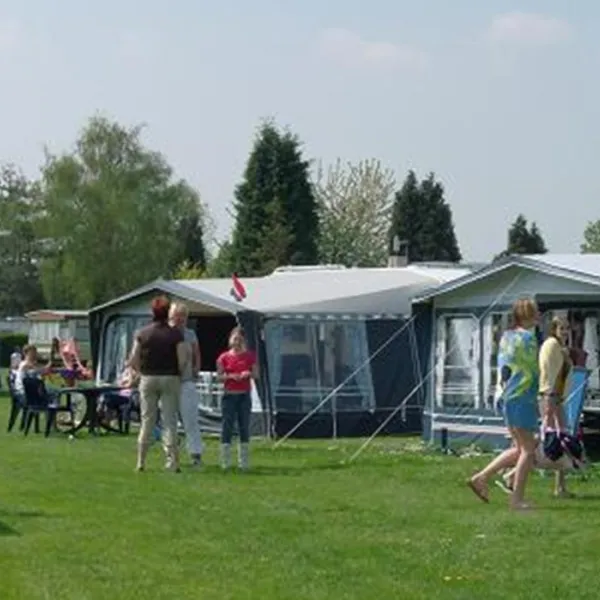 camping-verkrema-eck-en-wiel-rr2y8