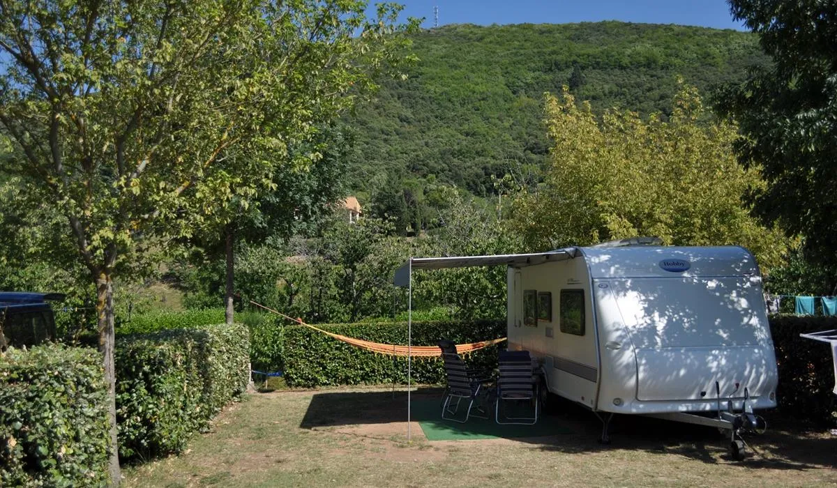 camping-les-cerisiers-du-jaur-saint-pons-de-thomires-panln
