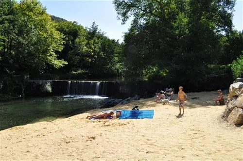 camping-les-cerisiers-du-jaur-saint-pons-de-thomires-tsqnm